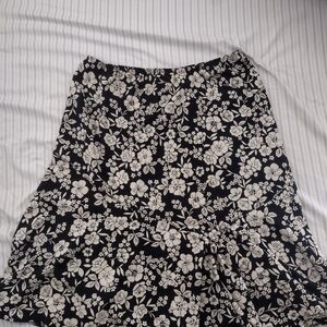 Sag Harbor Black and Cream Floral A-Line Skirt